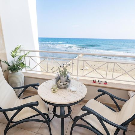 Quattro Beachfront Sea View Ap 4 ลาร์นาคา ภายนอก รูปภาพ