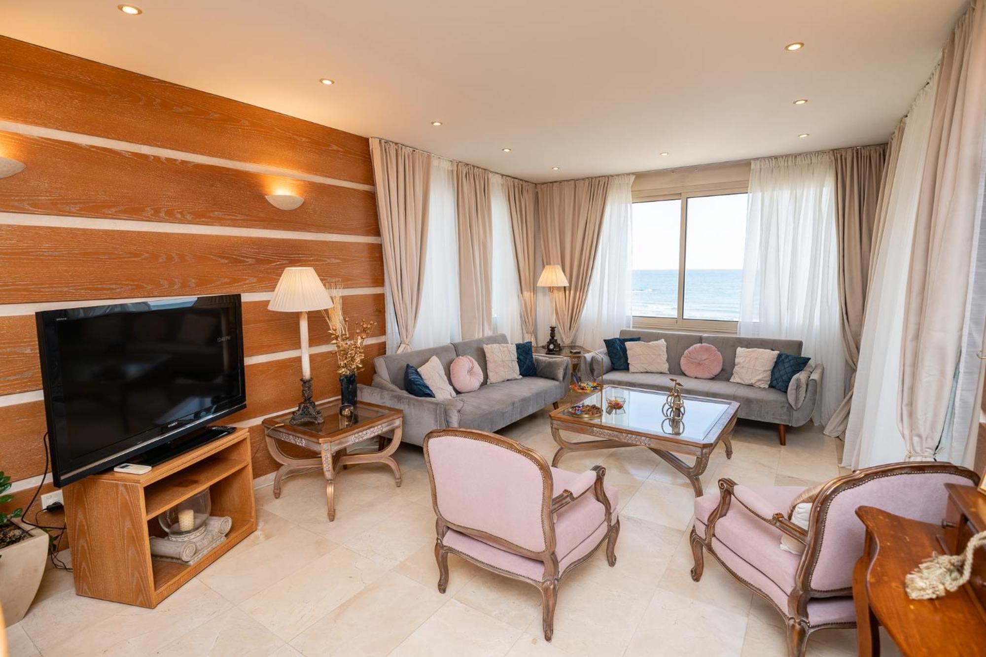 Quattro Beachfront Sea View Ap 4 ลาร์นาคา ภายนอก รูปภาพ