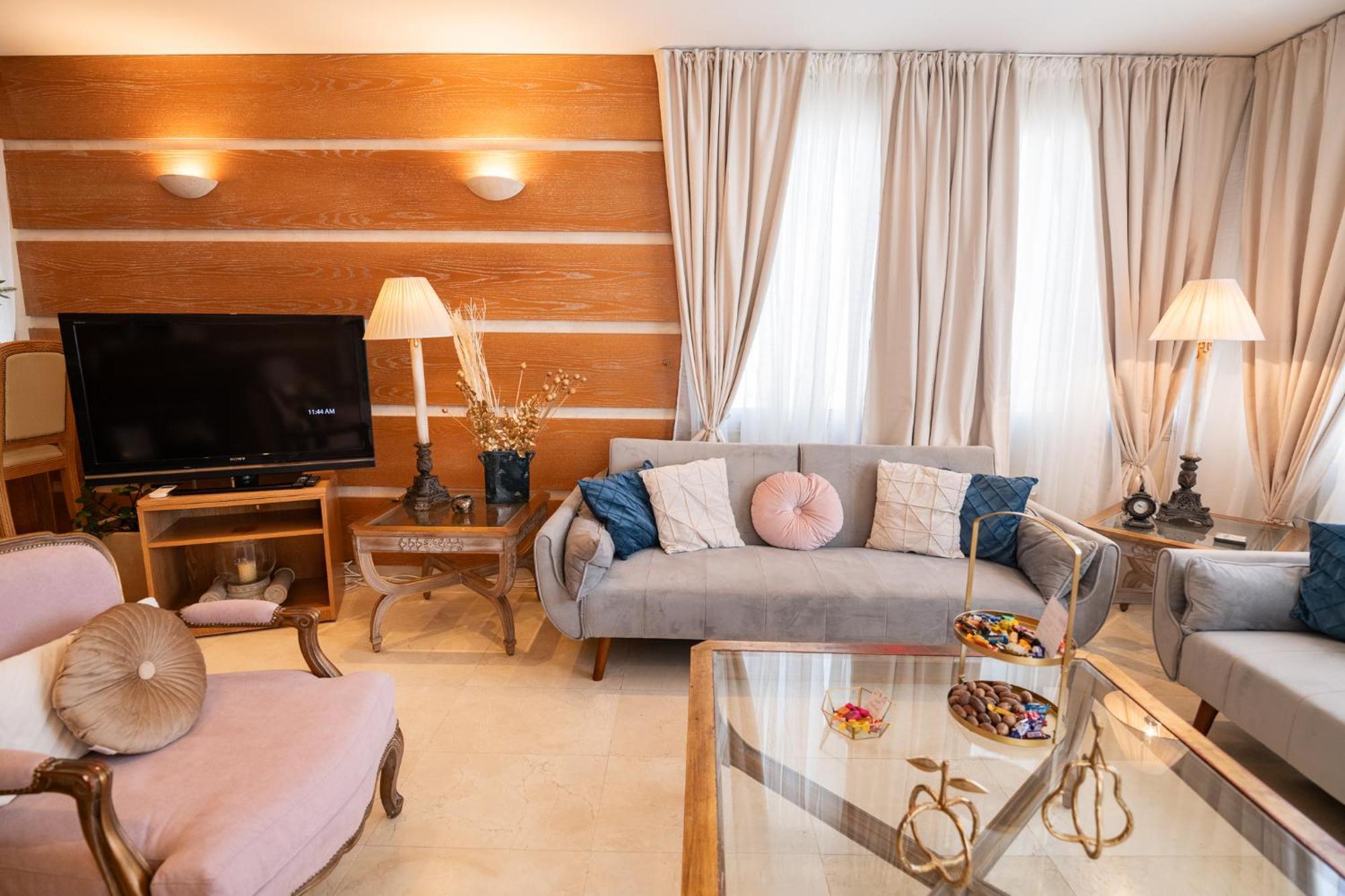 Quattro Beachfront Sea View Ap 4 ลาร์นาคา ภายนอก รูปภาพ