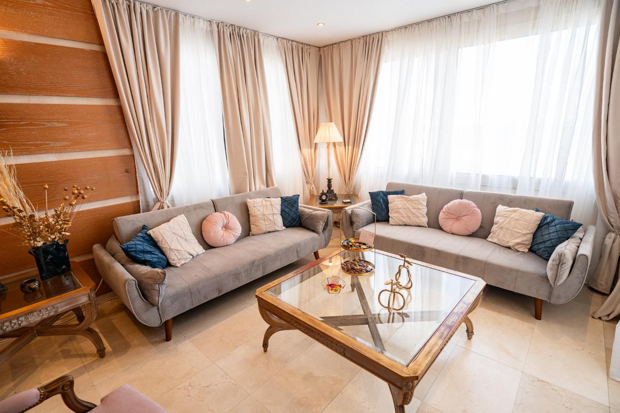 Quattro Beachfront Sea View Ap 4 ลาร์นาคา ภายนอก รูปภาพ