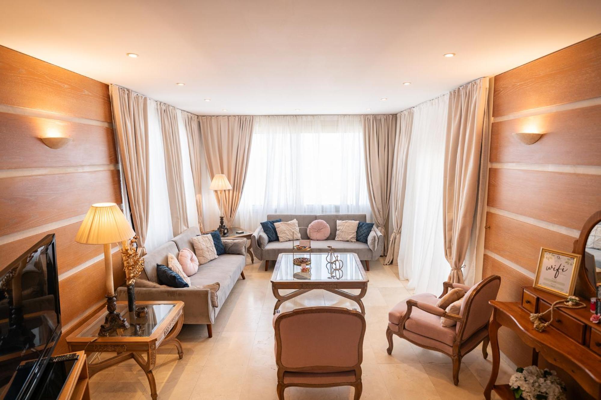 Quattro Beachfront Sea View Ap 4 ลาร์นาคา ภายนอก รูปภาพ