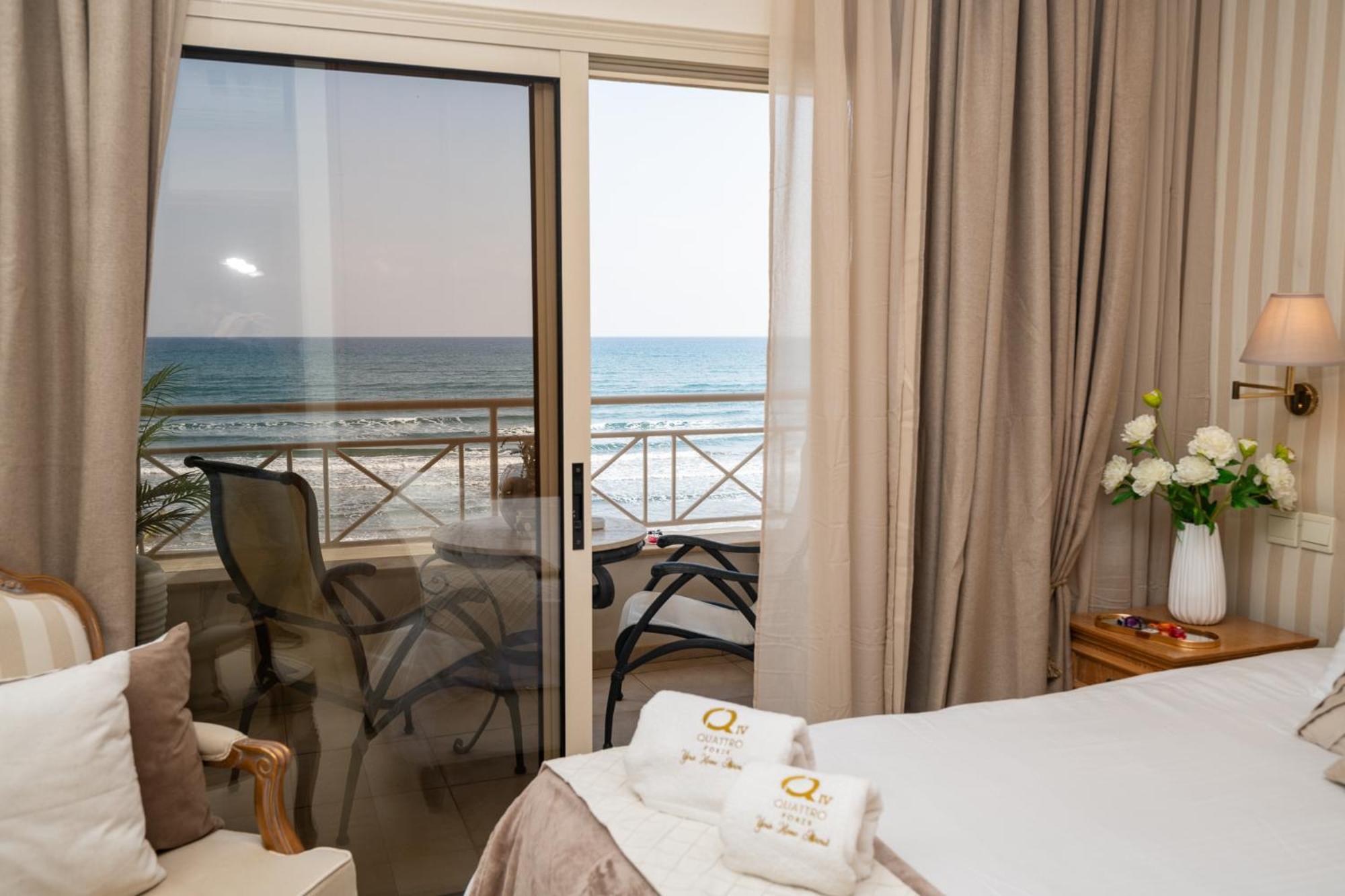 Quattro Beachfront Sea View Ap 4 ลาร์นาคา ภายนอก รูปภาพ